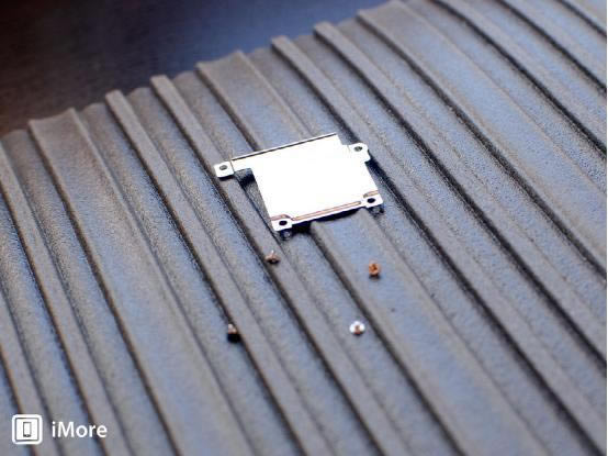 iPhone5c怎么换屏?苹果iPhone5c快速换屏幕教程