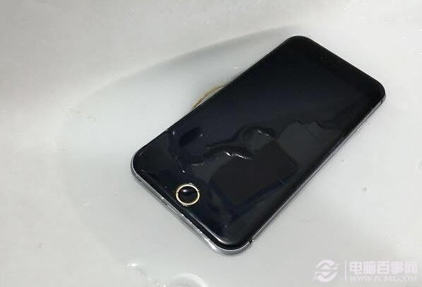 iPhone掉水怎么办?五步急救掉水iPhone