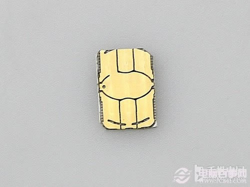 剪好的nano-SIM卡