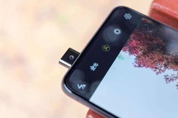QQ浏览器打开某页面致vivo摄像头升起 腾讯：存在